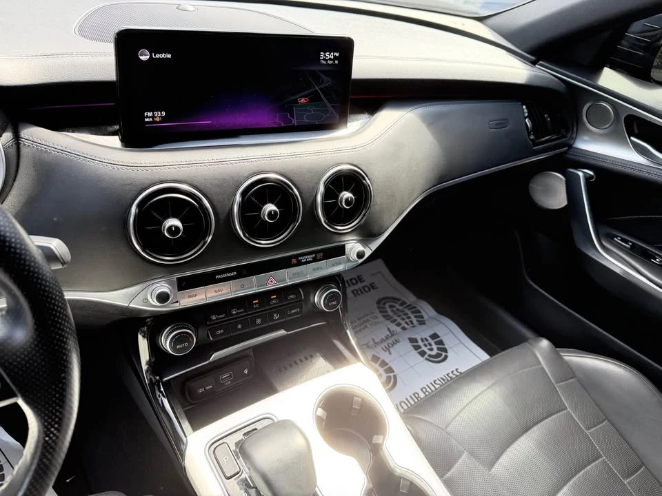 2022 Kia Stinger GT - Image 9 of 12
