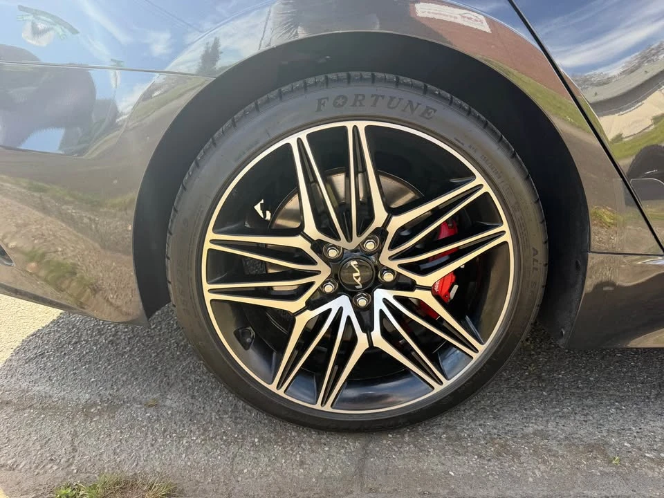 2022 Kia Stinger GT - Image 9 of 11