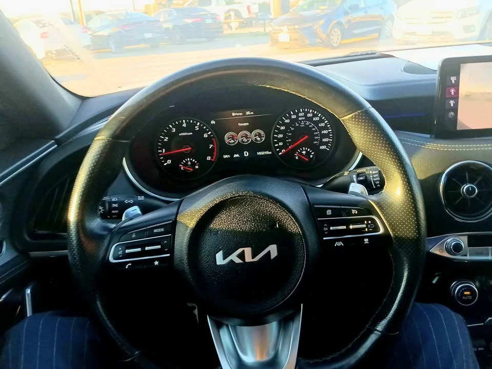 2022 Kia Stinger GT - Image 8 of 20