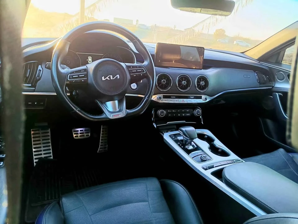 2022 Kia Stinger GT - Image 17 of 20