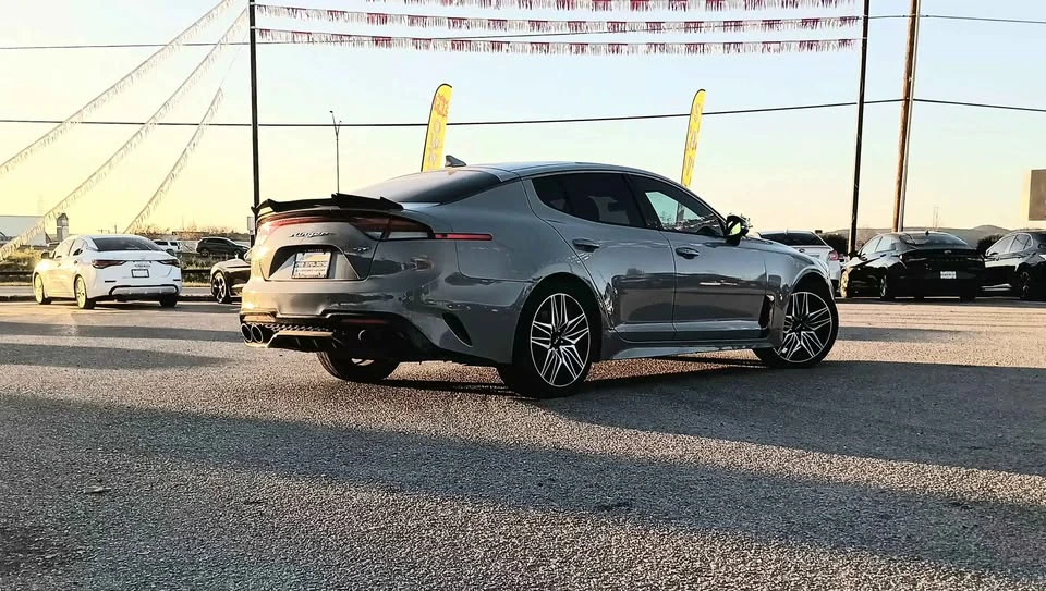 2022 Kia Stinger GT - Image 10 of 20