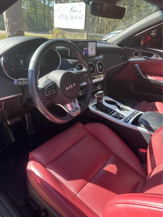 2022 Kia Stinger GT - Image 2 of 3