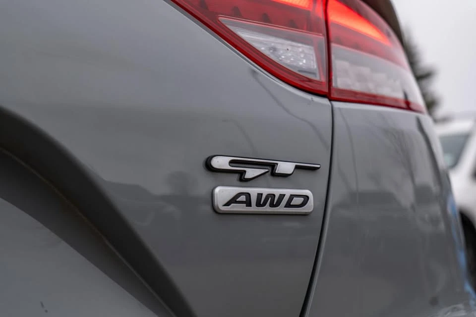 2022 Kia Stinger - Image 8 of 10