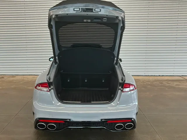 2022 Kia Stinger - Image 4 of 9