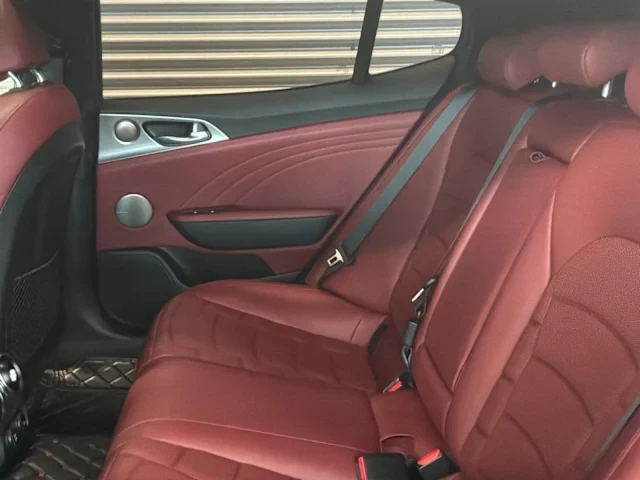 2022 Kia Stinger - Image 6 of 9