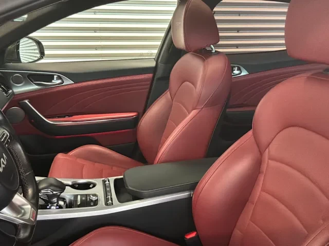 2022 Kia Stinger - Image 8 of 9