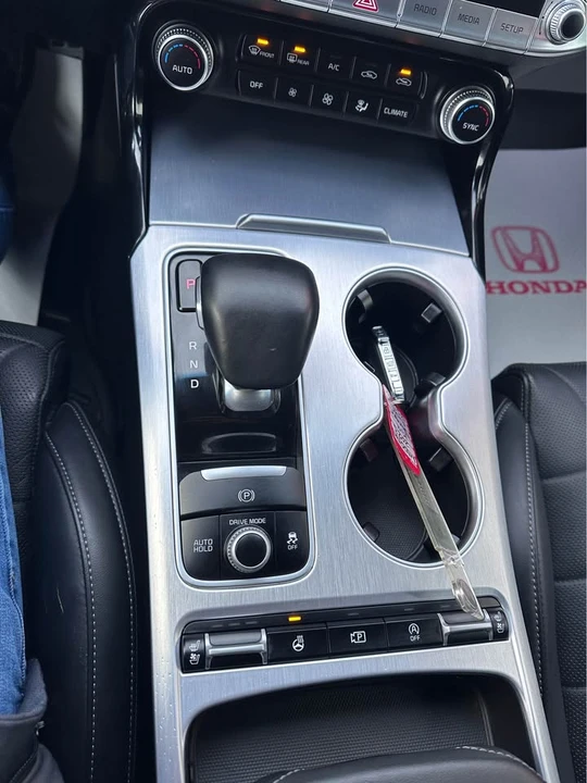 2022 Kia Stinger - Image 18 of 20