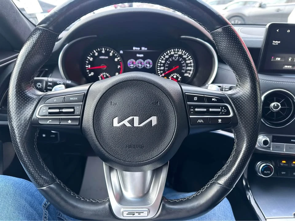 2022 Kia Stinger - Image 16 of 20
