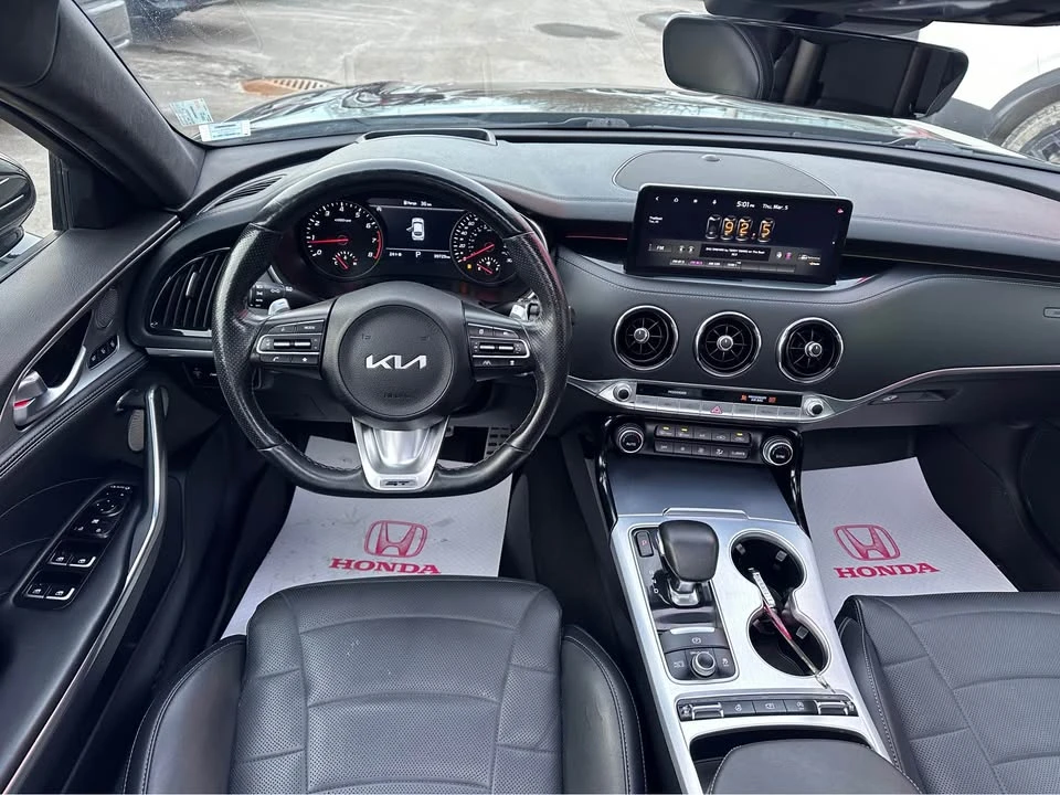 2022 Kia Stinger - Image 10 of 20