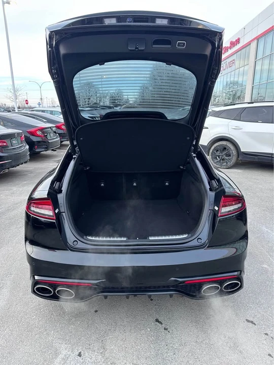 2022 Kia Stinger - Image 9 of 20
