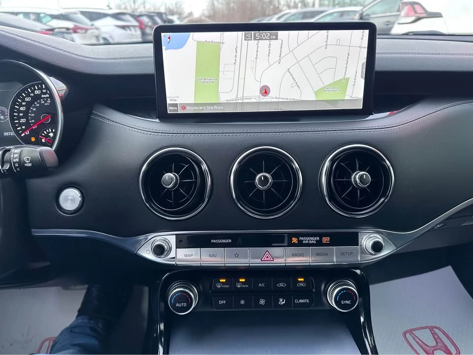 2022 Kia Stinger - Image 17 of 20