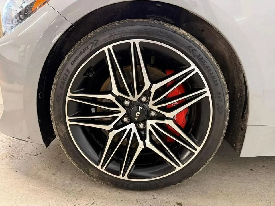 2022 Kia Stinger - Image 8 of 10