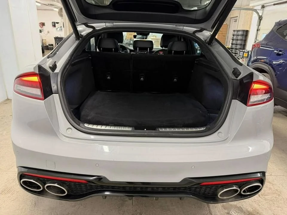 2022 Kia Stinger - Image 6 of 10