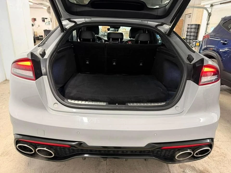 2022 Kia Stinger - Image 6 of 10