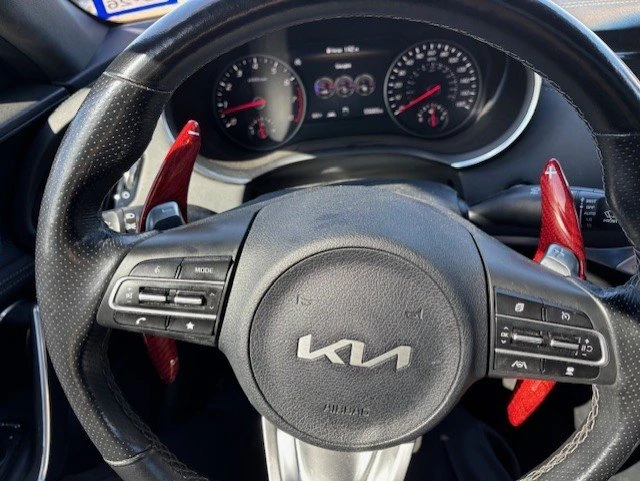 2022 Kia Stinger GT - Image 16 of 20