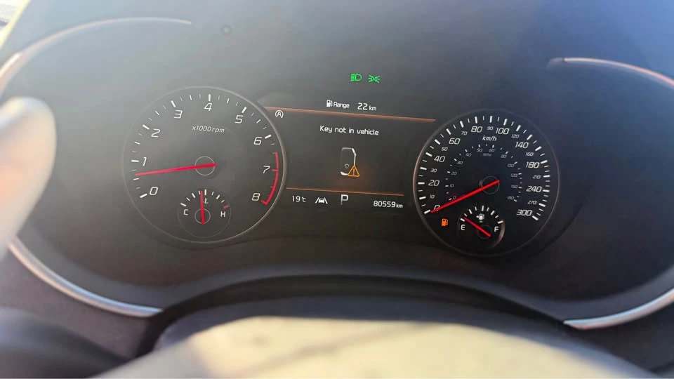 2022 Kia Stinger GT - Image 10 of 16
