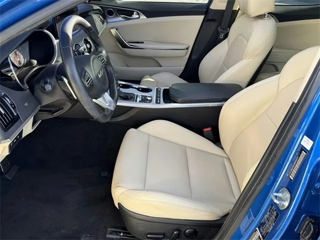 2022 Kia Stinger GT - Image 2 of 7