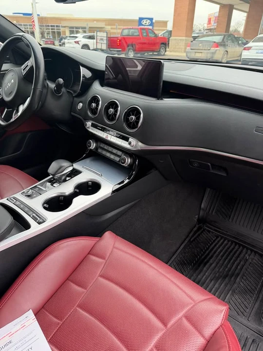 2021 Kia Stinger GT - Image 10 of 12