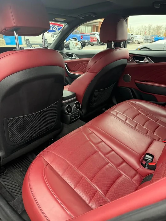 2021 Kia Stinger GT - Image 8 of 12