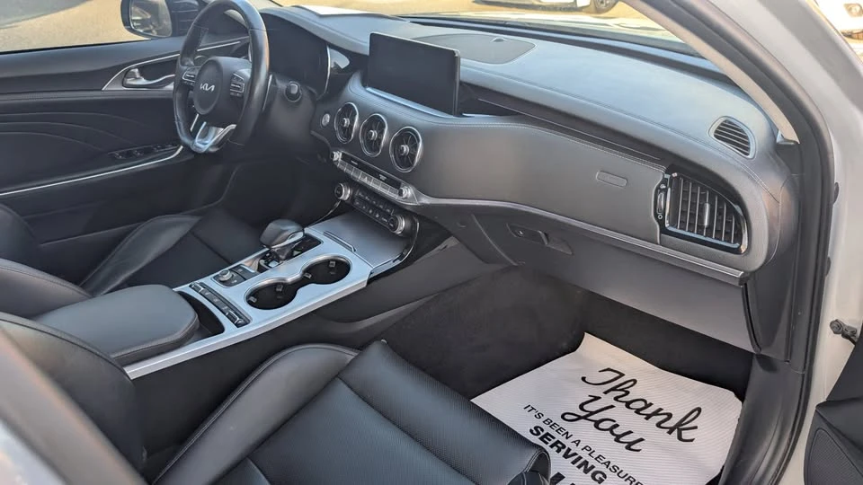 2022 Kia Stinger GT - Image 11 of 12