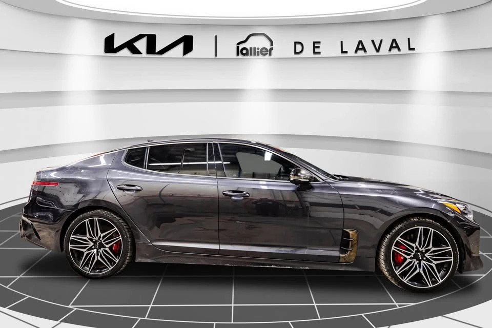 2022 Kia Stinger GT - Image 9 of 20