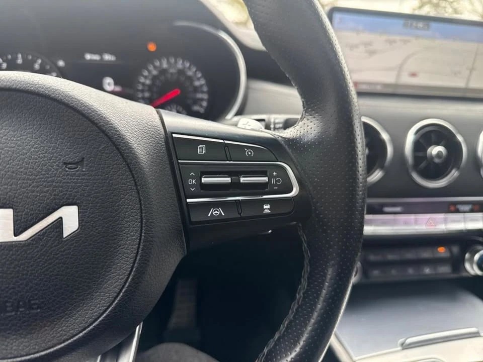 2022 Kia Stinger GT - Image 16 of 20