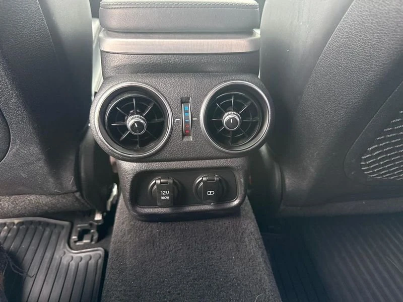 2022 Kia Stinger GT - Image 16 of 20