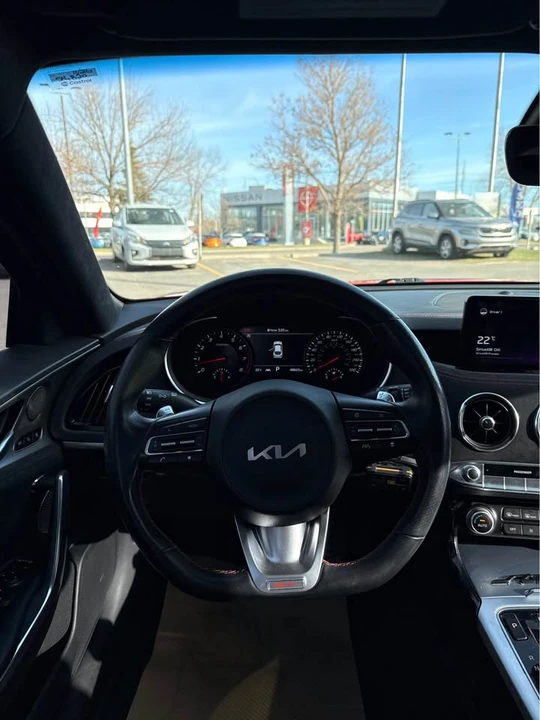 2022 Kia Stinger GT - Image 10 of 16