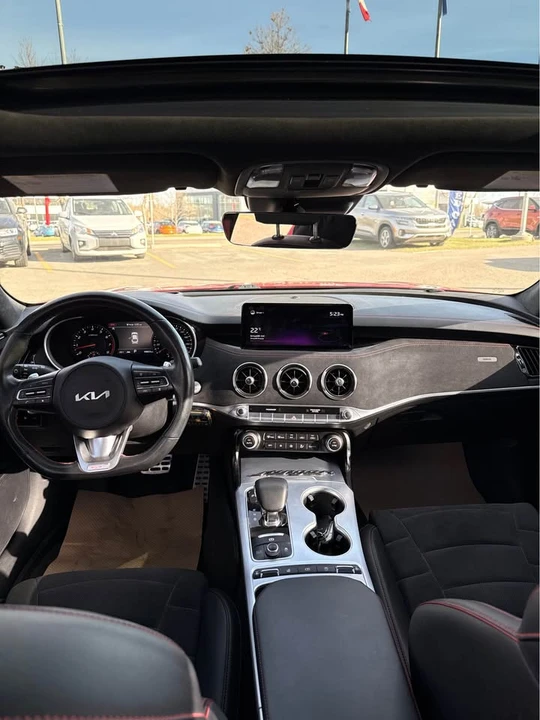 2022 Kia Stinger GT - Image 12 of 16
