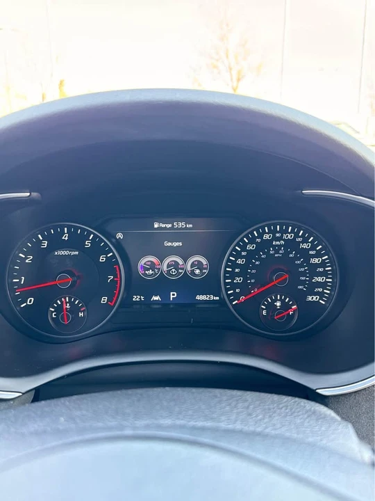2022 Kia Stinger GT - Image 11 of 16