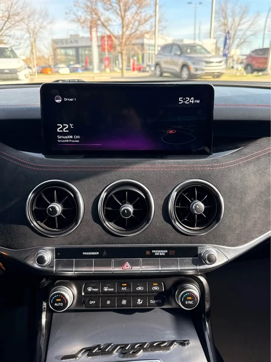 2022 Kia Stinger GT - Image 13 of 16