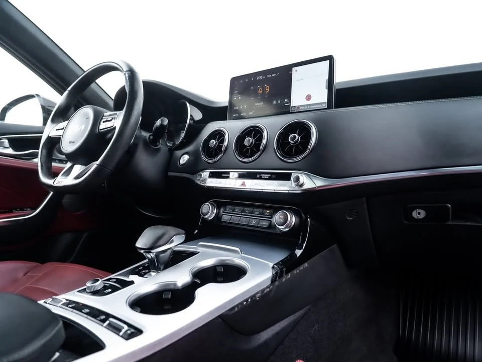 2022 Kia Stinger GT - Image 17 of 20
