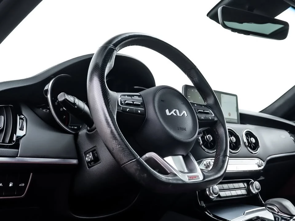 2022 Kia Stinger GT - Image 9 of 20