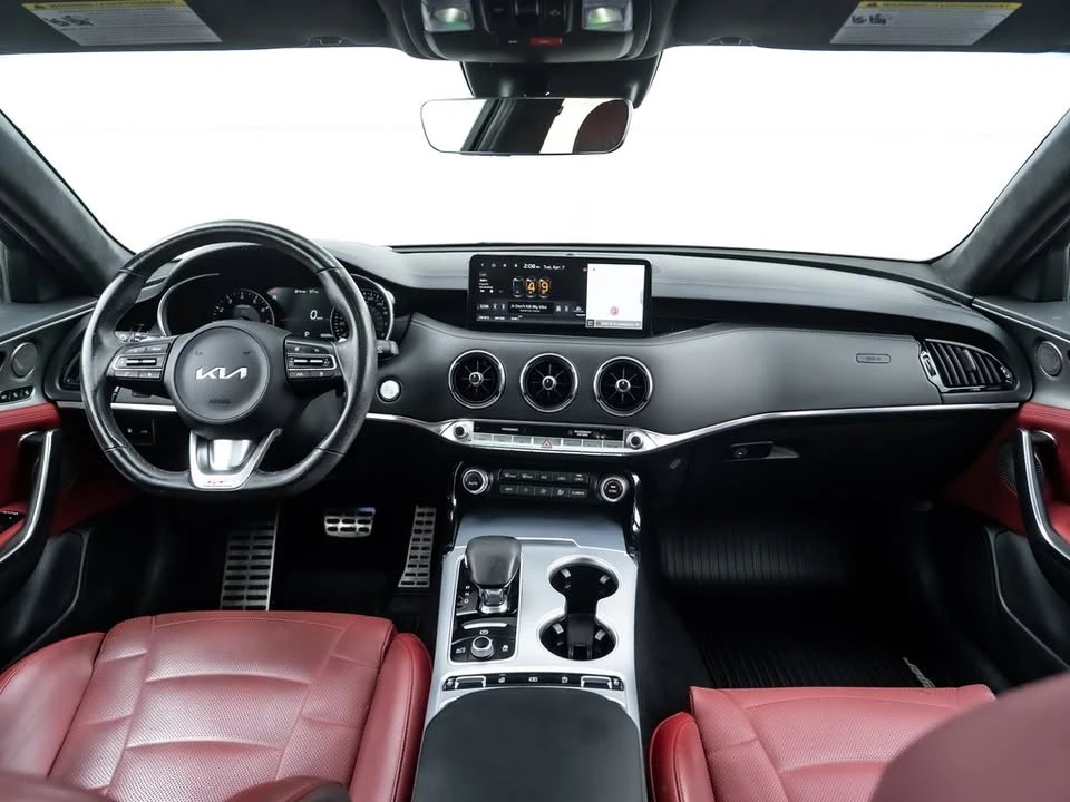 2022 Kia Stinger GT - Image 10 of 20