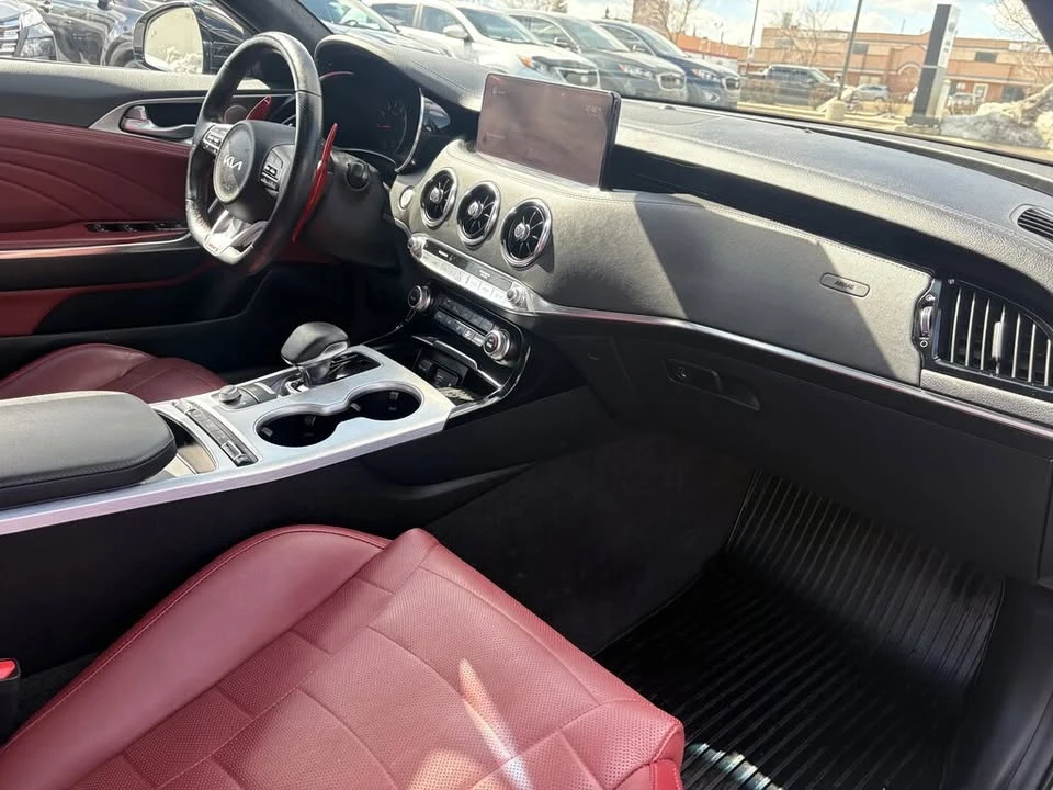 2022 Kia Stinger GT - Image 14 of 20