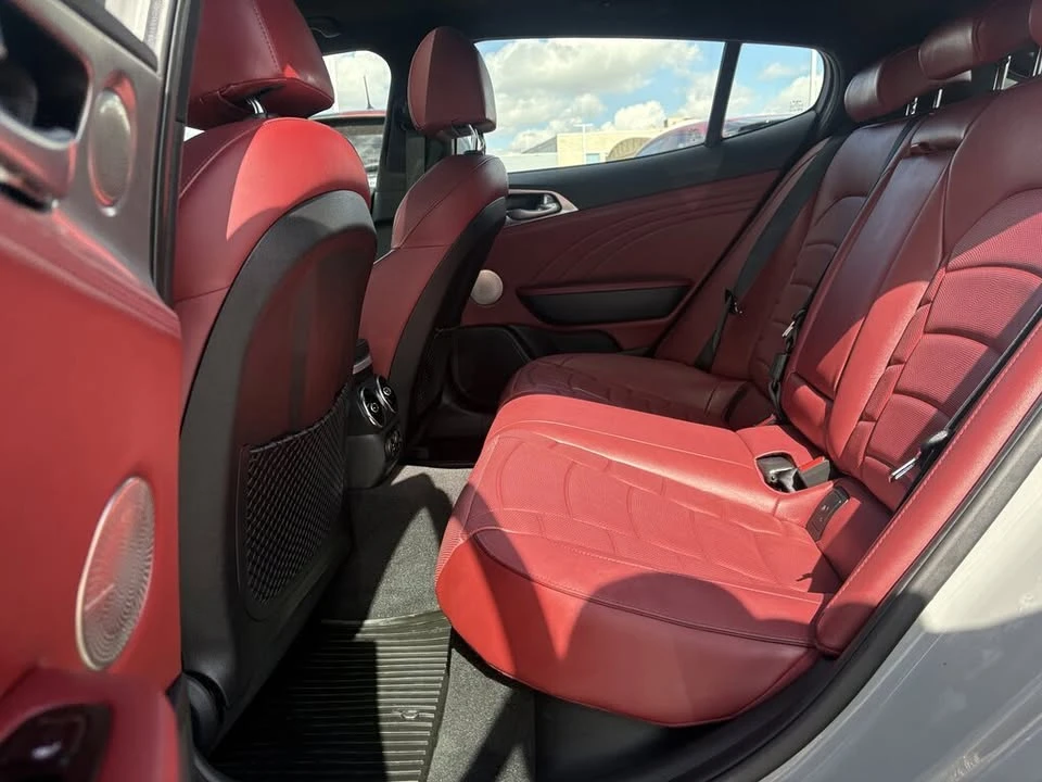2022 Kia Stinger GT - Image 8 of 20