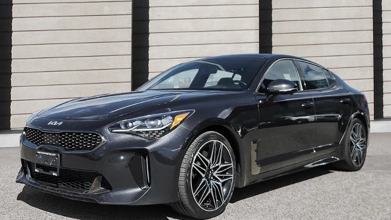 2022 Kia Stinger GT - Image 2 of 9