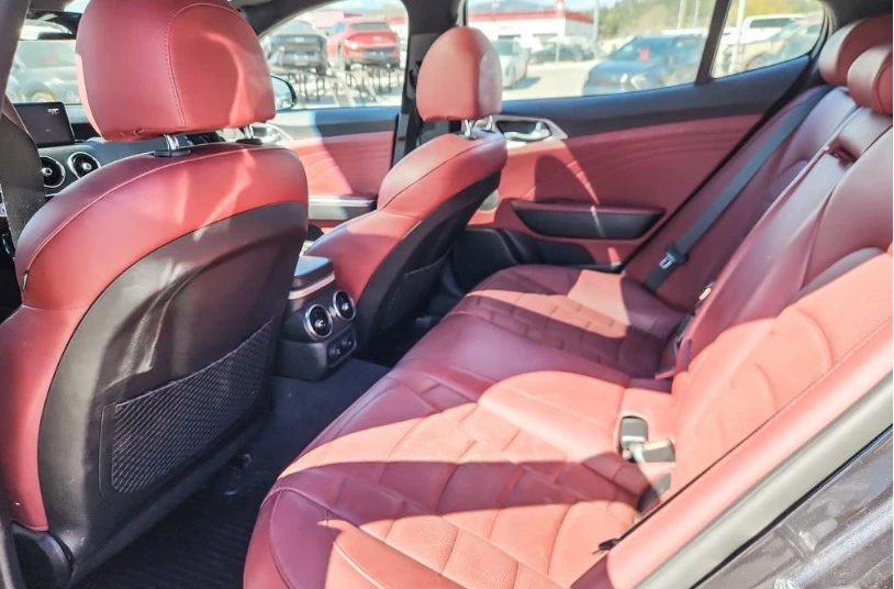 2022 Kia Stinger GT - Image 8 of 9