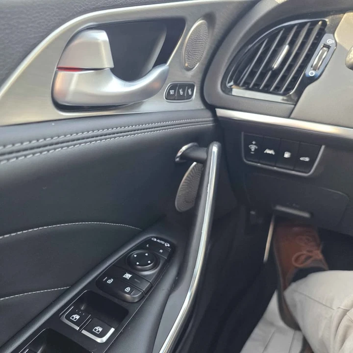 2022 Kia Stinger GT - Image 13 of 15
