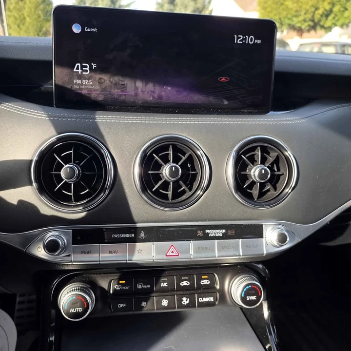 2022 Kia Stinger GT - Image 12 of 15