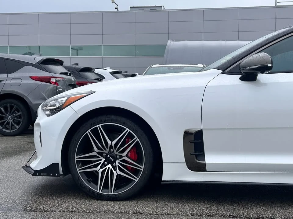 2022 Kia Stinger GT - Image 4 of 17