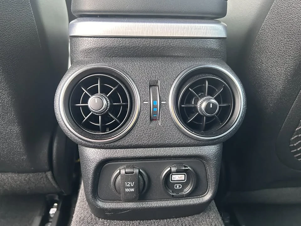 2022 Kia Stinger GT - Image 16 of 17