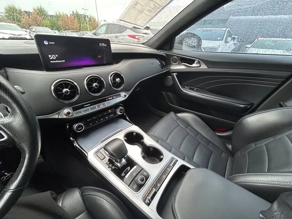 2022 Kia Stinger GT - Image 9 of 17