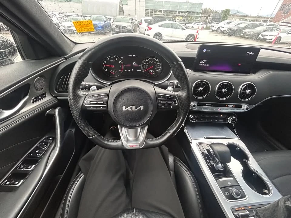 2022 Kia Stinger GT - Image 10 of 17