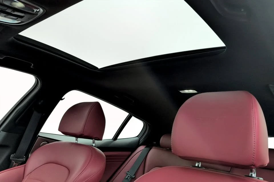 2022 Kia Stinger GT - Image 11 of 12