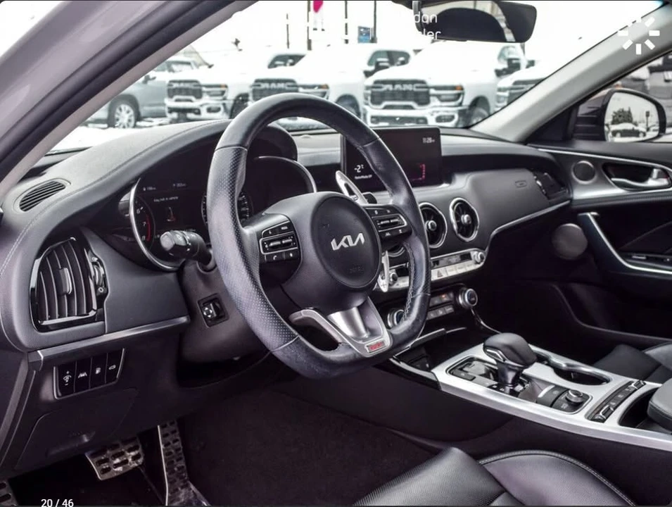 2022 Kia Stinger GT - Image 11 of 17