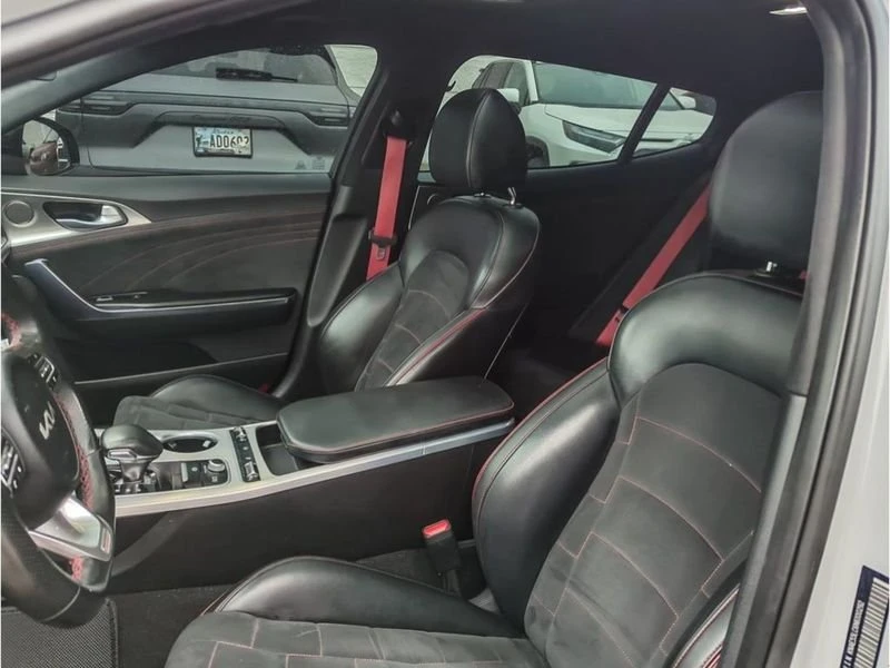 2022 Kia Stinger GT - Image 16 of 20