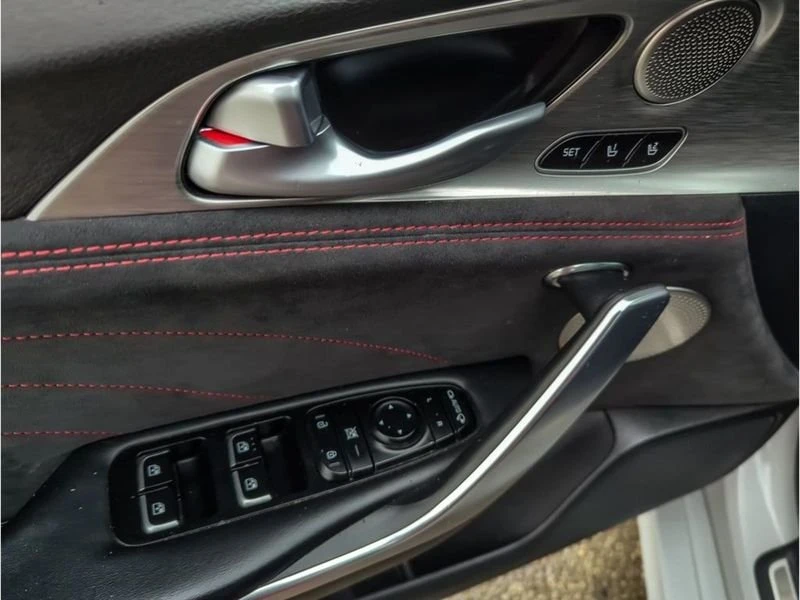 2022 Kia Stinger GT - Image 10 of 20