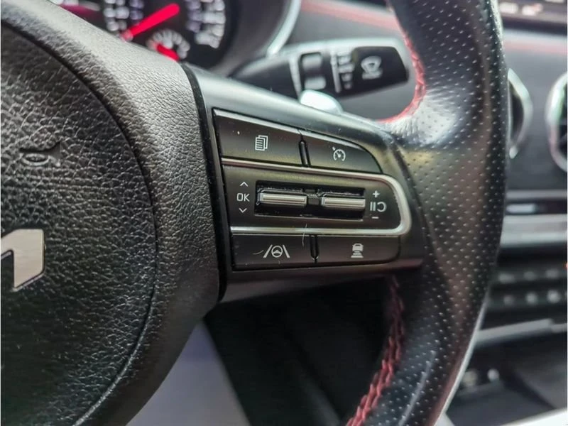 2022 Kia Stinger GT - Image 9 of 20