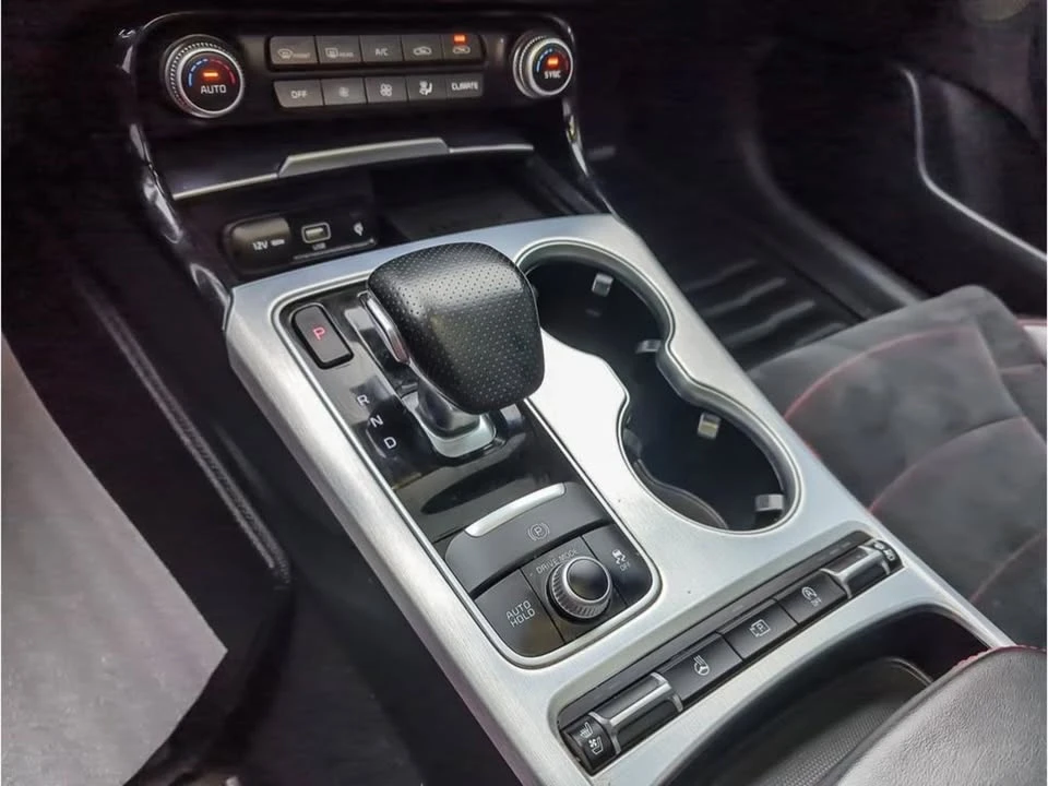 2022 Kia Stinger GT - Image 16 of 19
